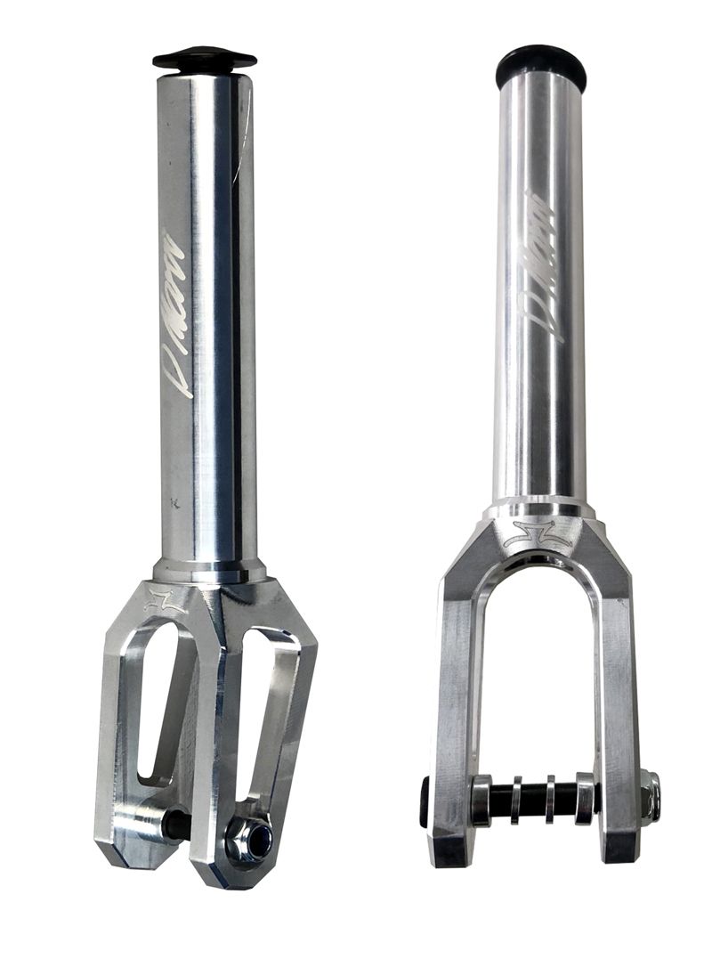 AO Derek Marr Signature Fork - Chrome