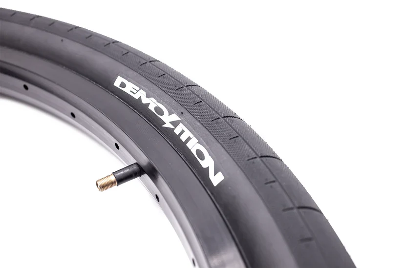 Demolition Momentum II Tire 26″x2.40 - Black Wall